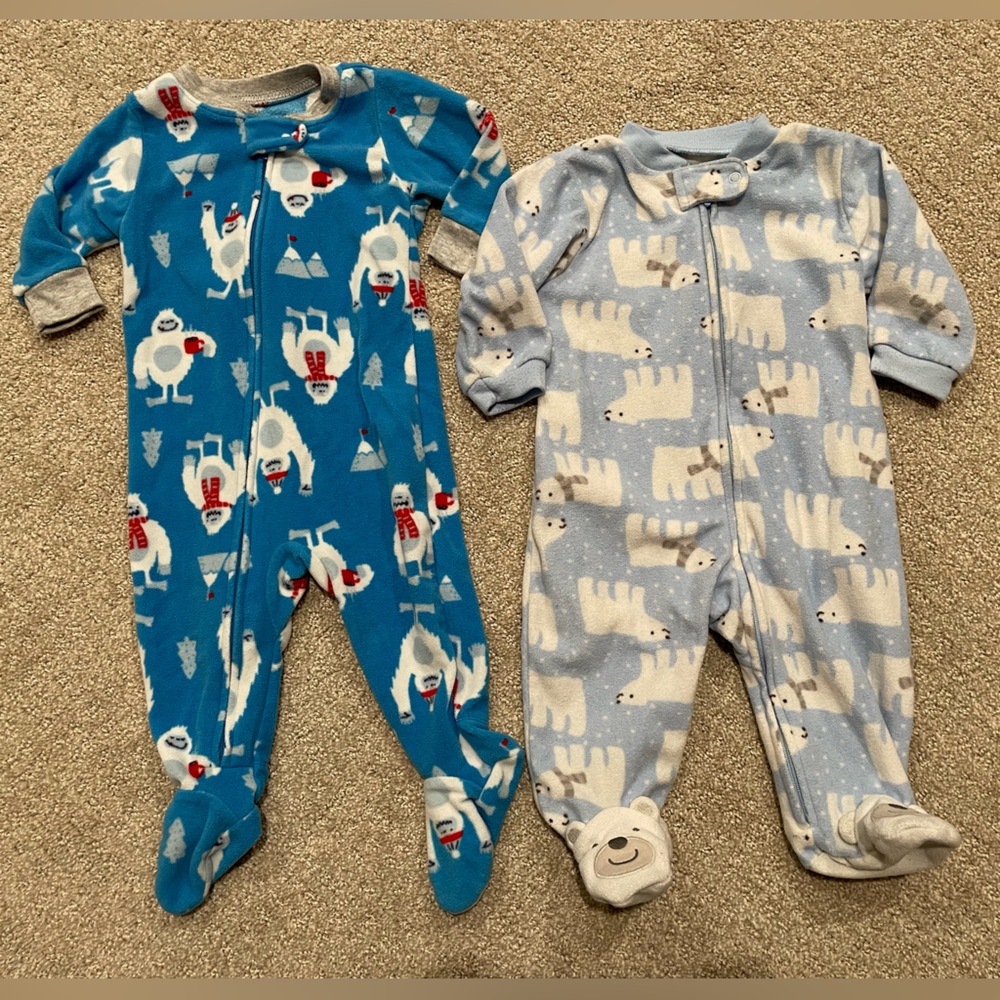 Bundle of 2 Carter’s fleece pajamas